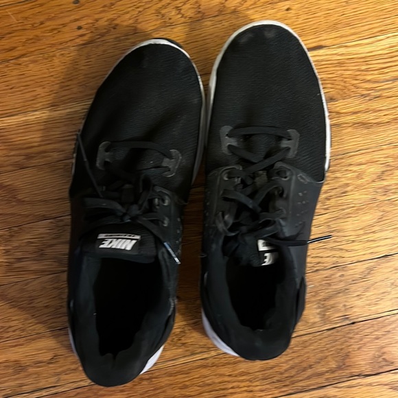 Nike Men’s Black & White Running Sneakers – Size 10.5 - Picture 2 of 6